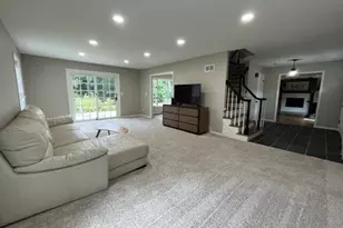 15200 Briaridge Ct, Elm Grove, WI 53122 - Photo 4