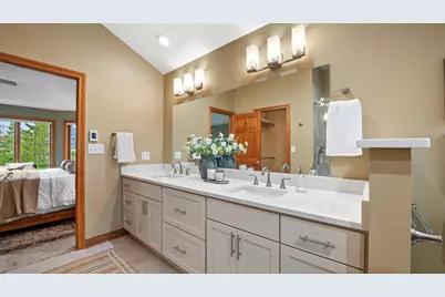 6065 S Preston Ln, New Berlin, WI 53151 - Photo 22