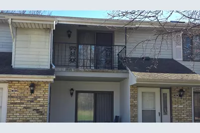 1425  Sun Valley Dr #202, Racine, WI 53406 - Photo 2
