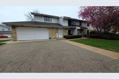 1425  Sun Valley Dr #202, Racine, WI 53406 - Photo 1