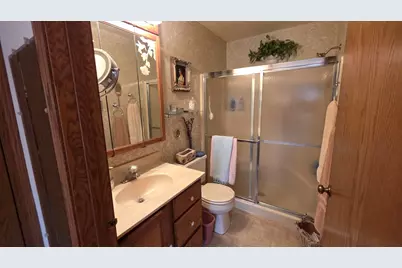 1425  Sun Valley Dr #202, Racine, WI 53406 - Photo 16