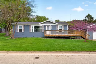 1525 Holley St, Holmen, WI 54636 - Photo 2