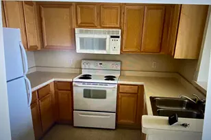 4110 S Lake Dr, Saint Francis, WI 53235 - Photo 6