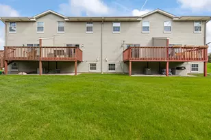 1015 E Woodview Ct, Slinger, WI 53086 - Photo 4