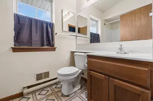 1015 E Woodview Ct, Slinger, WI 53086 - Photo 22