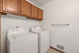1015 E Woodview Ct, Slinger, WI 53086 - Photo 14