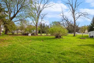 243 W Sumner St, Hartford, WI 53027 - Photo 32