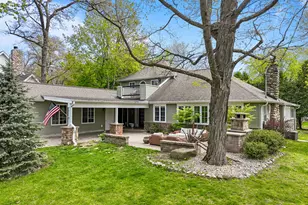 1069 Sauganash Dr, Fontana, WI 53125 - Photo 2