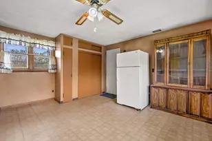 N40W26975 Capitol Dr, Pewaukee, WI 53072 - Photo 8