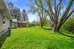 N40W26975 Capitol Dr, Pewaukee, WI 53072 - Photo 22