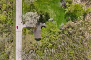 N40W26975 Capitol Dr, Pewaukee, WI 53072 - Photo 26