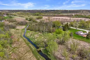 N40W26975 Capitol Dr, Pewaukee, WI 53072 - Photo 18