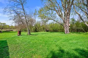 N40W26975 Capitol Dr, Pewaukee, WI 53072 - Photo 20