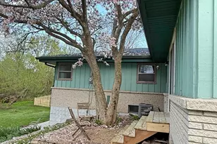 351 Hialeah Dr, Racine, WI 53402 - Photo 6
