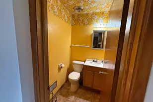 351 Hialeah Dr, Racine, WI 53402 - Photo 12