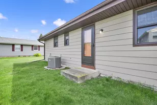 6967 S Tumble Creek Dr, Franklin, WI 53132 - Photo 24