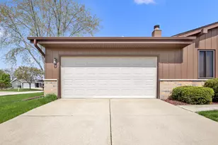 6967 S Tumble Creek Dr, Franklin, WI 53132 - Photo 22