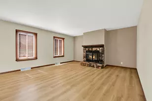 6967 S Tumble Creek Dr, Franklin, WI 53132 - Photo 4