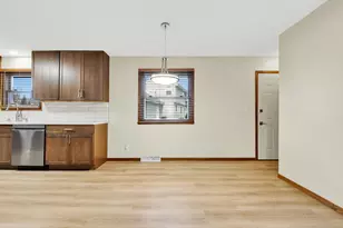 6967 S Tumble Creek Dr, Franklin, WI 53132 - Photo 8