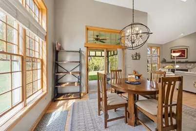 207  Woodlands Ct, Hartland, WI 53029 - Photo 8