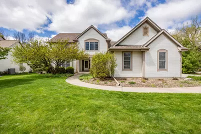 207  Woodlands Ct, Hartland, WI 53029 - Photo 1