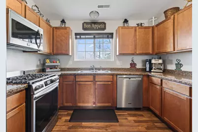W197N16960  Stonewall Dr #12, Jackson, WI 53037 - Photo 2