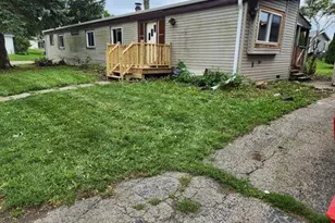 815 Eastown Manor, Elkhorn, WI 53121 - Photo 1