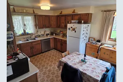 425  Bishop Ave, Plymouth, WI 53073 - Photo 2