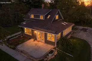 412 West Ave, Pewaukee, WI 53072 - Photo 2