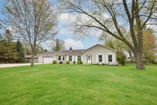 2073 E Sumner St, Hartford, WI 53027 - Photo 28