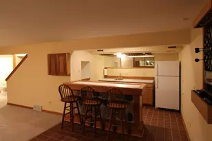 915 Park Cir, Racine, WI 53182 - Photo 12