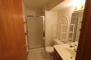 915 Park Cir, Racine, WI 53182 - Photo 16
