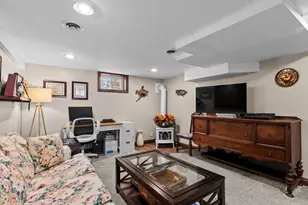 857 N 8th St, Manitowoc, WI 54220 - Photo 26