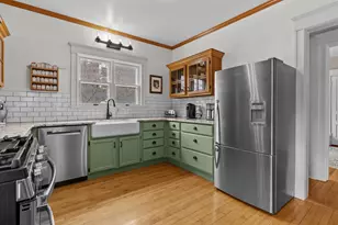 857 N 8th St, Manitowoc, WI 54220 - Photo 4