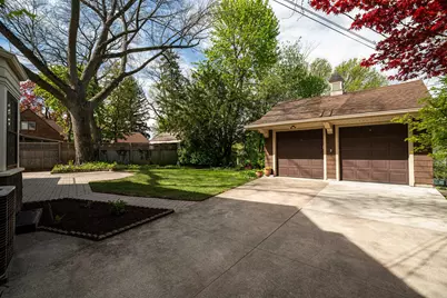 2005 N 72nd St, Wauwatosa, WI 53213 - Photo 30