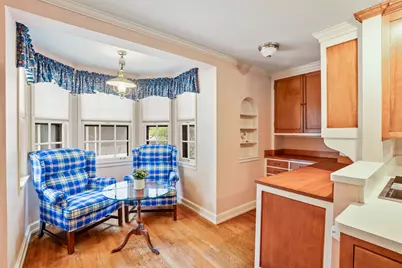 2005 N 72nd St, Wauwatosa, WI 53213 - Photo 6