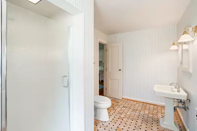 2005 N 72nd St, Wauwatosa, WI 53213 - Photo 20