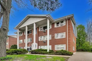 205 Country Club Dr, Lake Geneva, WI 53147 - Photo 2