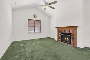 2337 W Vista Bella Dr, Oak Creek, WI 53154 - Photo 12