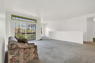2337 W Vista Bella Dr, Oak Creek, WI 53154 - Photo 4