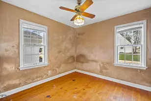 2815 S 91st St, West Allis, WI 53227 - Photo 10
