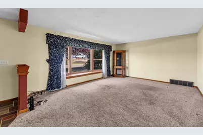 21301 W 6 Mile Rd, Racine, WI 53126 - Photo 12