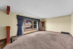 21301 W 6 Mile Rd, Racine, WI 53126 - Photo 12