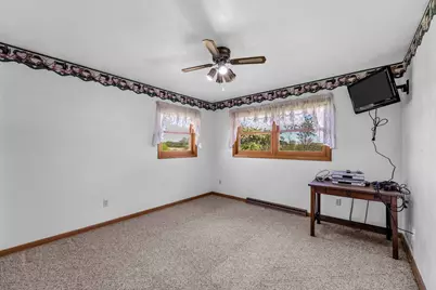 21301 W 6 Mile Rd, Racine, WI 53126 - Photo 36