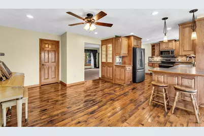 21301 W 6 Mile Rd, Racine, WI 53126 - Photo 16