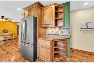 21301 W 6 Mile Rd, Racine, WI 53126 - Photo 30