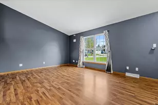 164 E Fairfield Dr, Oak Creek, WI 53154 - Photo 10