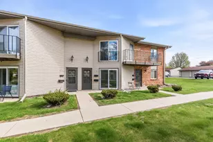 W168N11487 El Camino Dr, Germantown, WI 53022 - Photo 2