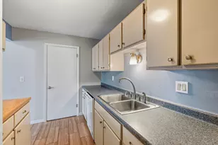 W168N11487 El Camino Dr, Germantown, WI 53022 - Photo 18