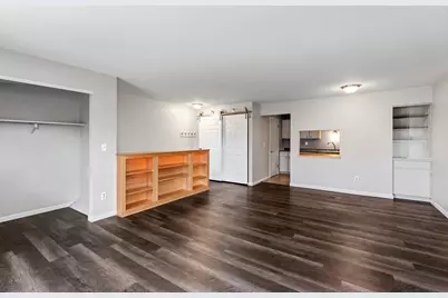 W168N11487  El Camino Dr, Germantown, WI 53022 - Photo 8
